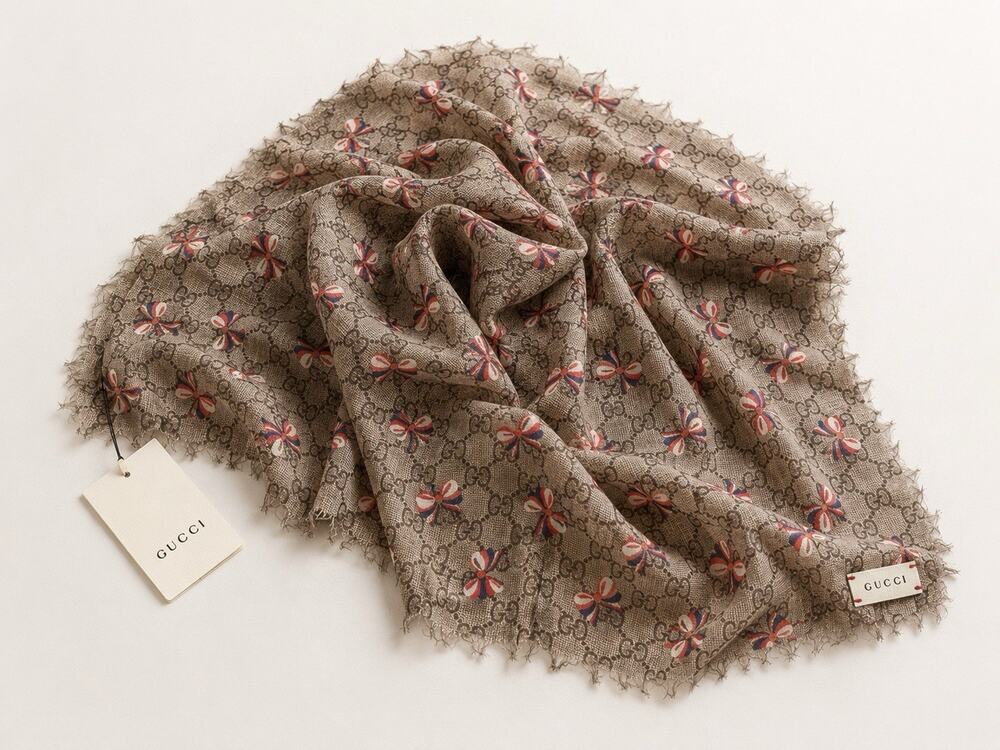 New With Tags Gucci Modal/Silk GG Supreme Bow Detail Girls 32”X32” Scarf $595.00